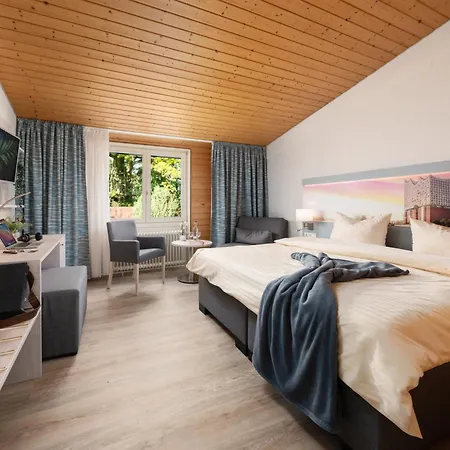 Zur Rennbahn Guest house 2*