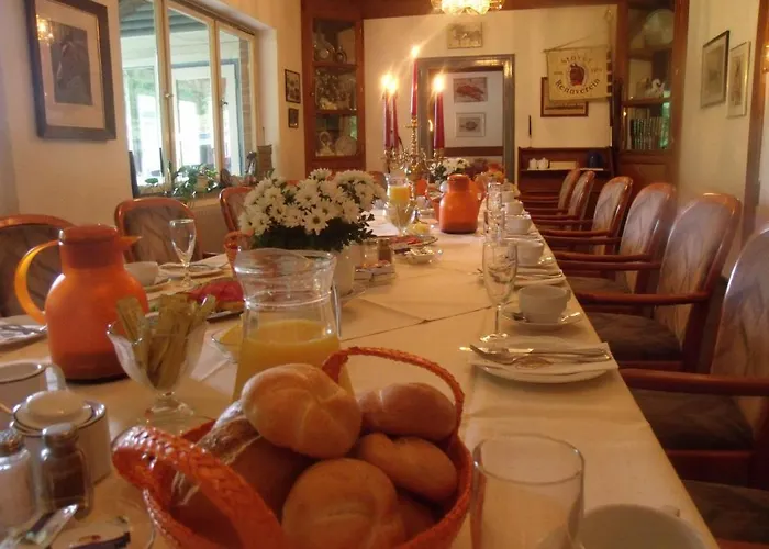 Zur Rennbahn ゲストハウス Drage